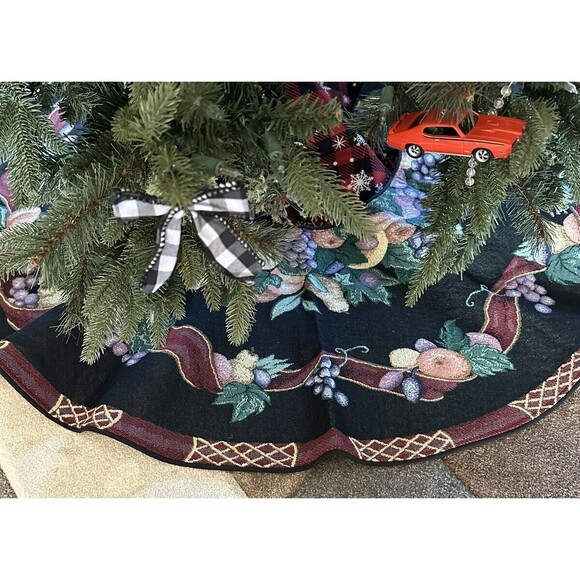 Sugar Plum Fancy Tapestry Christmas Tree Skirt 44” Round Gorgeous Classic Desin - Picture 1 of 10